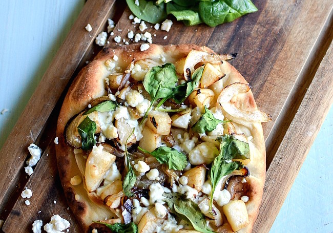 Table Traditions: Pear and Gargonzola Flatbread
